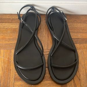 Reformation W’s 9.5 flatform sandal